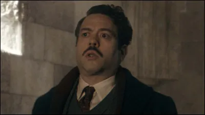 N°10 : Jacob Kowalski
Après avoir reçu le sort "Oubliette", comment se fait-il qu'il se souvienne encore de l'univers magique ?