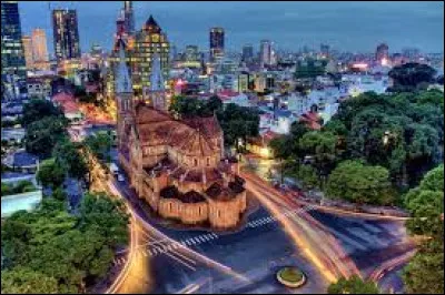 Quel est l'ancien nom de la ville d'Hô Chi Minh-Ville ?
