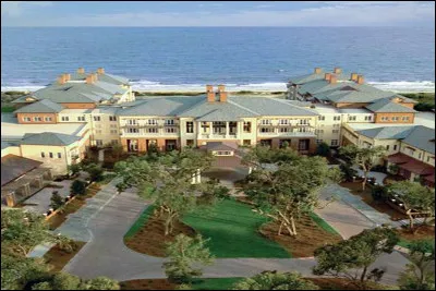 Pour commencer, une question facile, quels sont les 2 groupes dhabitants sur les Outer Banks ?