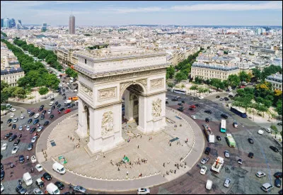 Quelle est cette ville (ce sont des villes de France métropolitaine) ?