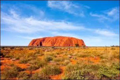 Il faut se rendre en Australie pour admirer le Uluru/Ayers Rock.