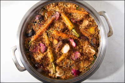 Quelle est l'une des villes de France connue pour le cassoulet ?