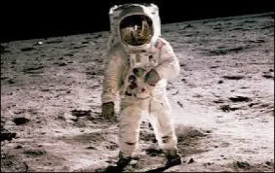 De quelle musique les scènes spatiales de "2001, l'Odyssée de l'espace" sont-elles accompagnées ?