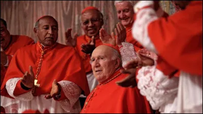 Michel Piccoli joue le cardinal Melville, un pape ne voulant pas être pape, dans...