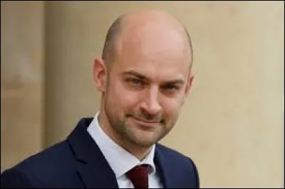 Quel est cet homme, ministre des Affaires étrangères ?