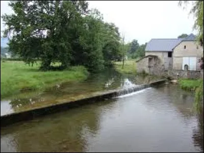 Nous démarrons notre première balade de la semaine au bord de la Mielle, à Agnos. Commune de l'arrondissement d'Oloron-Sainte-Marie, elle se situe dans le département ...