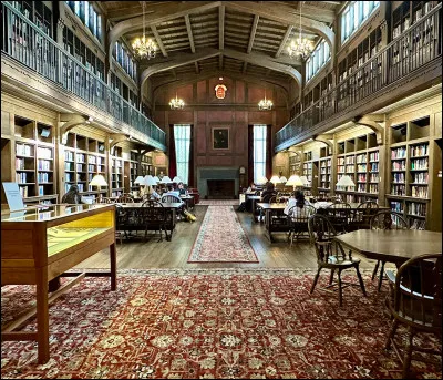 À la bibliothèque, tu choisis :