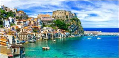 De quel pays fait partie l'île de Sicile ?