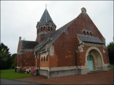Notre première balade d'août commence à Berny-en-Santerre, devant son église Saint-Vaast. Village des Hauts-de-France, dans l'aire d'attraction de Péronne, il se situe dans le département ...