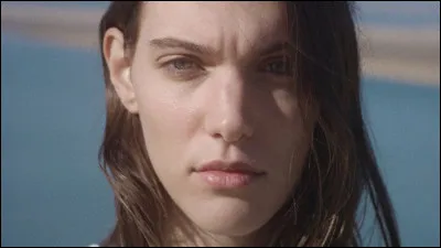 Quel est le premier album COMPLET que Charlotte Cardin a sorti ? (les micro-albums sortis avant ne comptent pas)